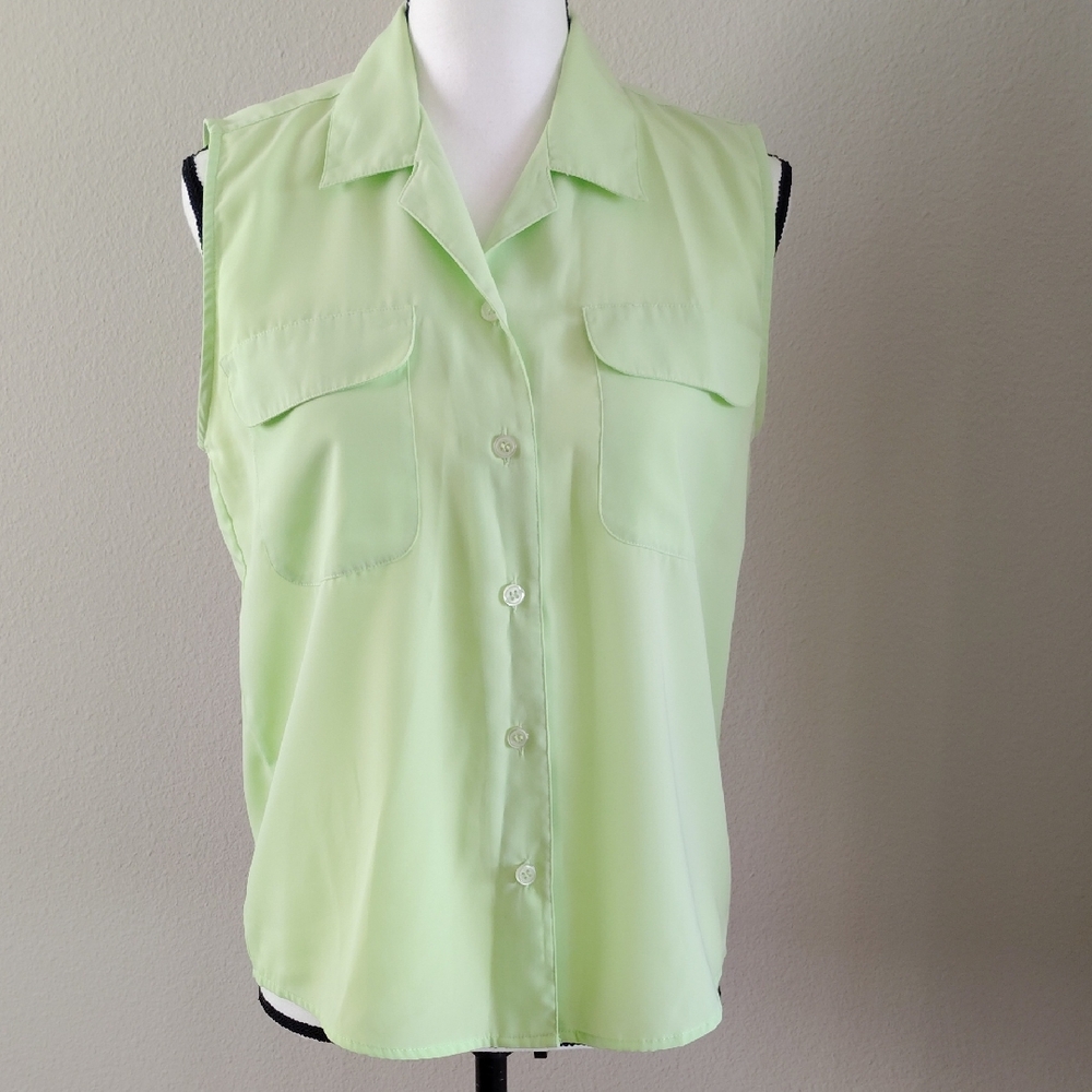 Sleeveless Light Green Women's Button Up Shirt